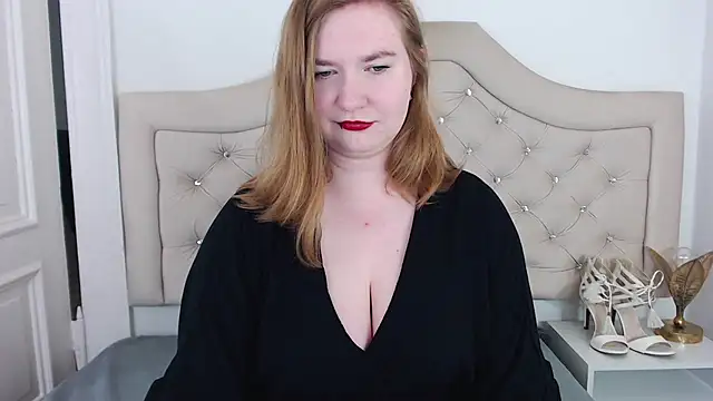 Snapshot of LaraDream chatting on 03/12/25, 03:07 LaraDream online show from 03/12/25, 03:07