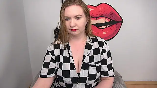 LaraDream online show from 11/05/25, 03:48