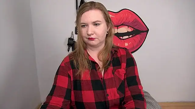 LaraDream online show from 11/04/25, 04:55