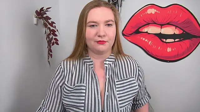 LaraDream online show from 05/13/26, 03:19