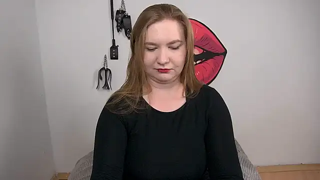 LaraDream online show from 11/28/25, 03:01