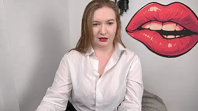 LaraDream online show from 12/22/25, 03:23