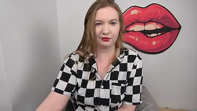 LaraDream online show from 12/04/25, 03:44