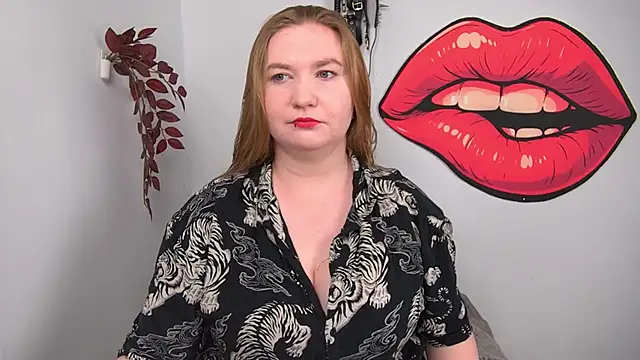 LaraDream online show from 05/17/26, 03:23