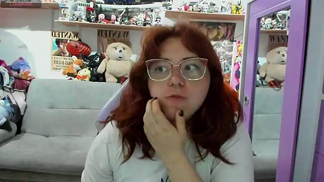 Snapshot of soficammy chatting on 03/17/25, 10:29 soficammy online show from 03/17/25, 10:29