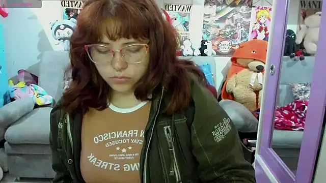 Snapshot of soficammy chatting on 02/19/25, 05:05 soficammy online show from 02/19/25, 05:05