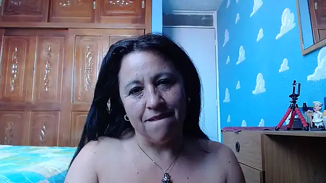 Snapshot of valeriapinter chatting on 12/15/25, 03:40 valeriapinter online show from 12/15/25, 03:40