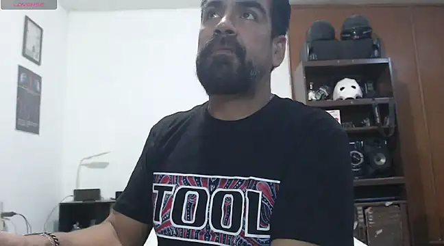 Snapshot of soyelcarlitos_ chatting on 03/20/25, 03:23 soyelcarlitos online show from 03/20/25, 03:23