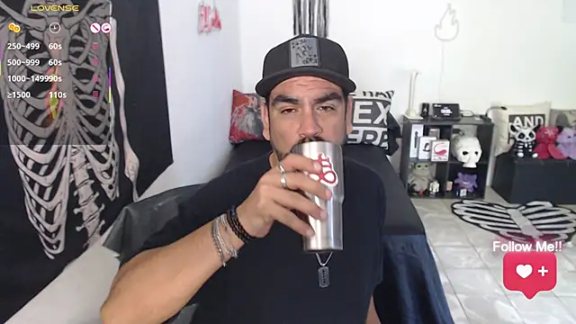 soyelcarlitos  online show from 05/01/26, 06:57