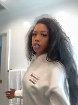mismialove online show from 05/01/26, 06:35