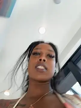 mismialove online show from 02/25/26, 10:09