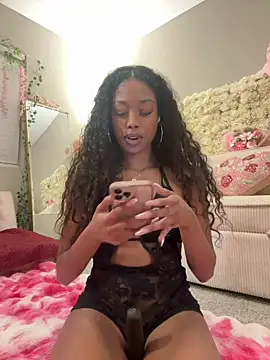Snapshot of mismialove chatting on 07/15/26, 09:49 mismialove online show from 07/15/26, 09:49