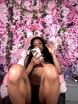 mismialove online show from 10/19/25, 08:33