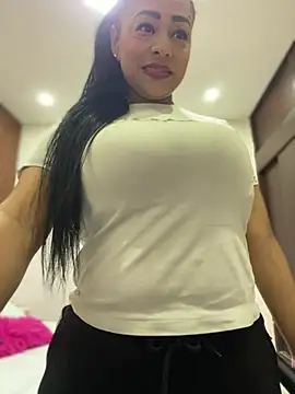 Snapshot of sofia_xxx02 chatting on 07/15/26, 12:01 sofia xxx02 online show from 07/15/26, 12:01