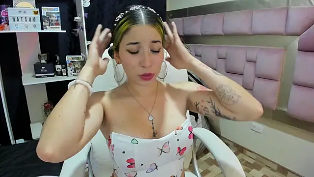 Snapshot of Laughing_Naty chatting on 02/14/25, 04:15 Laughing Naty online show from 02/14/25, 04:15
