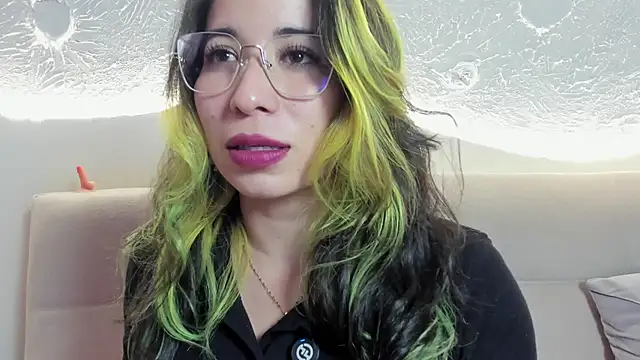 Snapshot of Laughing_Naty chatting on 10/23/25, 02:32 Laughing Naty online show from 10/23/25, 02:32