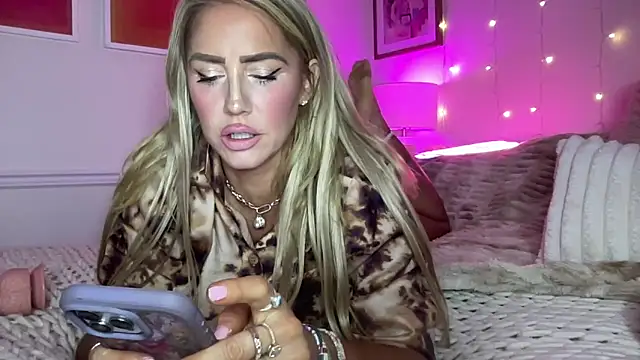 Fitnessbabe69 online show from 02/05/26, 12:23