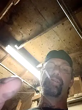 Snapshot of Donglong80 chatting on 10/27/25, 05:19 Donglong80 online show from 10/27/25, 05:19