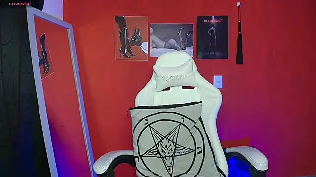 Snapshot of luci_fer_devil chatting on 05/23/26, 03:16 luci fer devil online show from 05/23/26, 03:16