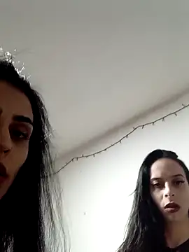 yasmine26 online show from 12/16/25, 05:50