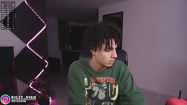 Snapshot of bigryann23 chatting on 12/05/25, 01:05 bigryann23 online show from 12/05/25, 01:05