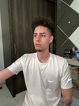 bigryann23 online show from 03/31/26, 03:03