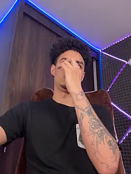 bigryann23 online show from 02/08/26, 03:26