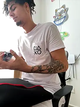 Snapshot of bigryann23 chatting on 11/09/25, 09:30 bigryann23 online show from 11/09/25, 09:30