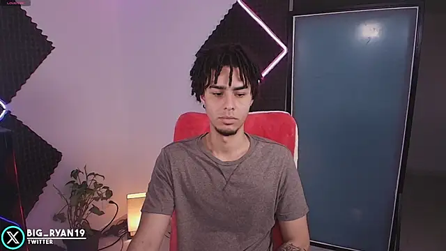 Snapshot of bigryann23 chatting on 12/17/25, 12:04 bigryann23 online show from 12/17/25, 12:04