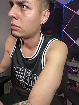 bigryann23 online show from 04/19/26, 04:02