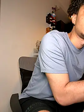 Snapshot of bigryann23 chatting on 11/08/25, 01:42 bigryann23 online show from 11/08/25, 01:42