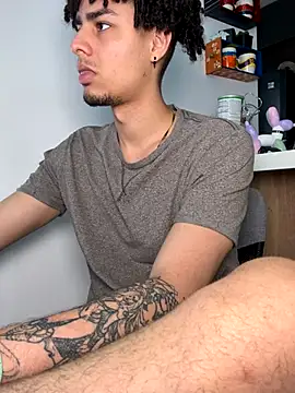 Snapshot of bigryann23 chatting on 11/04/25, 10:13 bigryann23 online show from 11/04/25, 10:13